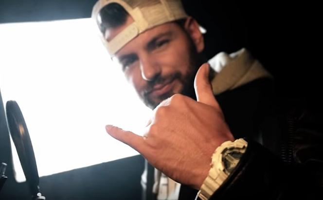 Wojtek Gola śpiewa! Ten muzyczny duet będzie hitem FAME MMA 5