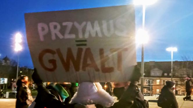 Strajk Kobiet w Szczecinie: Manifestacja na placu Solidarności - 28.01.2021