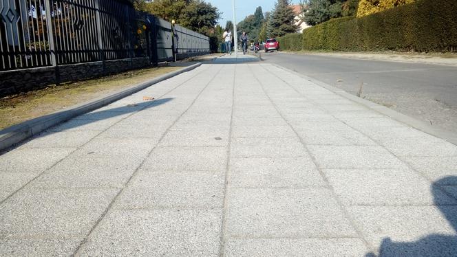 Słupy oświetleniowe na Kolejowej w Elblągu