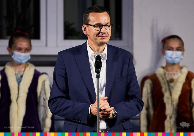 Premier Mateusz Morawiecki przyjechał na Podlasie i rozdaje czeki