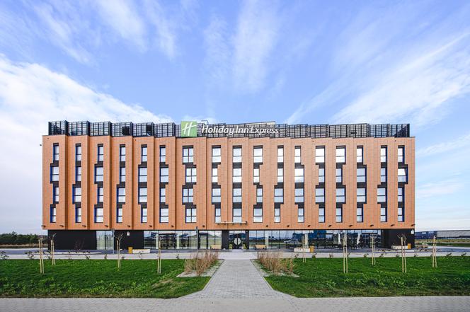 Holiday Inn Express Rzeszów Airport bazą noclegową dla medyków ze szpitala w Łańcucie