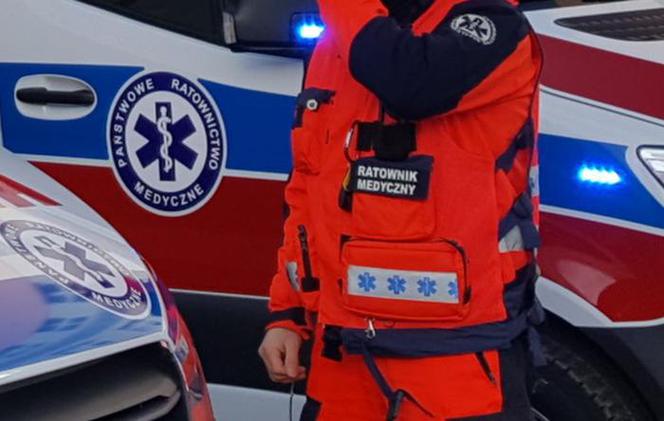 Białystok. Dramat! Kobieta upadła na chodnik i zalała się krwią