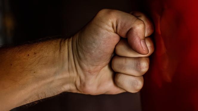Lubelskie: BRUTALNIE napadli znajomego! „Kopali go i bili po głowie”. PADŁY STRZAŁY!
