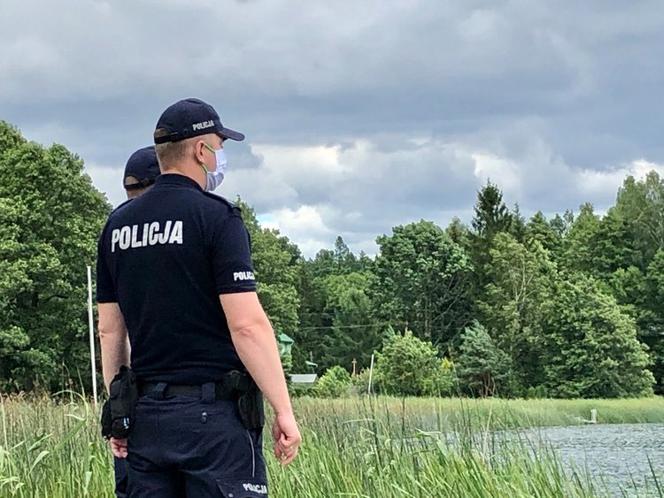Mężczyzna utopił się w stawie w Zielonej Górze. Sam wszedł do wody