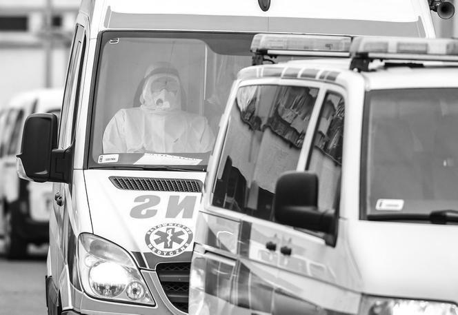FALA zgonów na koronawirusa w Warszawie. 43 osoby nie żyją. Fatalny raport Ministerstwa Zdrowia