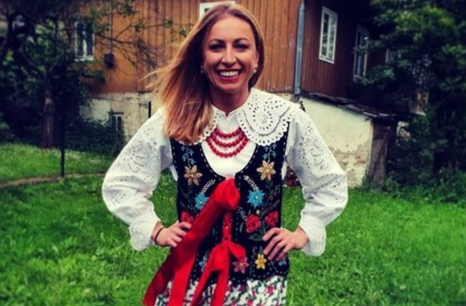 Justyna Kowalczyk w stroju gospodyni