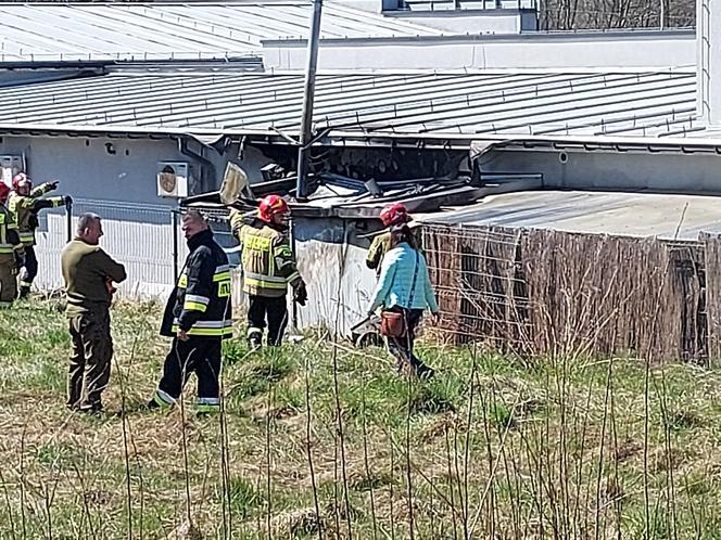 W Brodach palił się kompleks budynków handlowych. Szybka akcja straży pożarnej