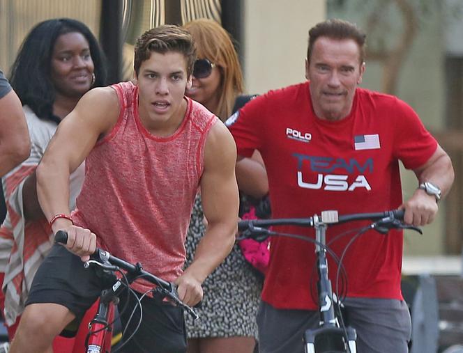Arnold Schwarzenegger i jego syn Joseph Baena