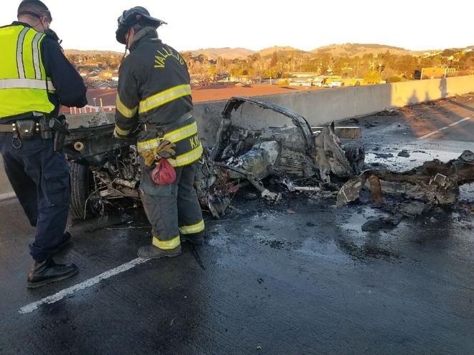 Rozbita Corvette spłonęła na autostradzie
