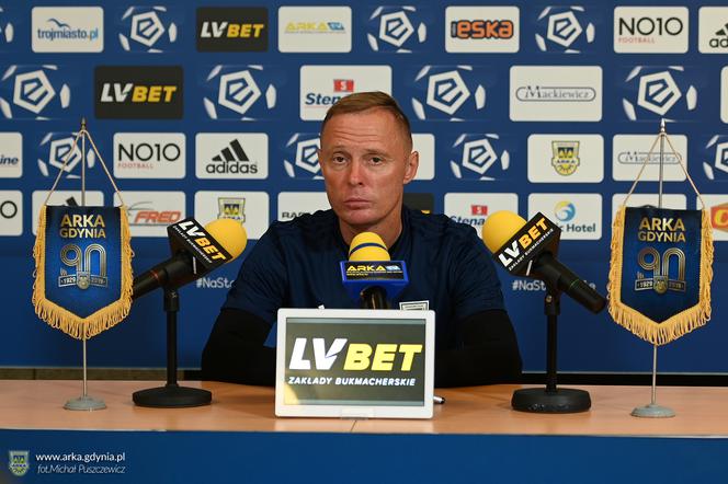 Ireneusz Mamrot podczas konferencji przed meczem z Zagłębiem Lubin
