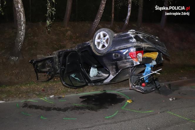Dwóch Gruzinów dachowało w BMW. Obydwaj byli pijani i nie posiadali uprawnień do kierowania