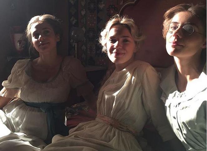 Drogi wolności. Marynia (Paulina Gałązka), Lala (Julia Rosnowska), Alina (Katarzyna Zawadzka)