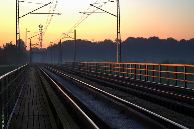 Przez Konstantynów Łódzki chcą poprowadzić kolej dużych prędkości. Władze gminy są ZASKOCZONE