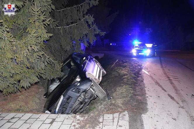 Ojciec z synem zakończyli jazdę w rowie. 36-letni mężczyzna prowadził pod wpływem alkoholu