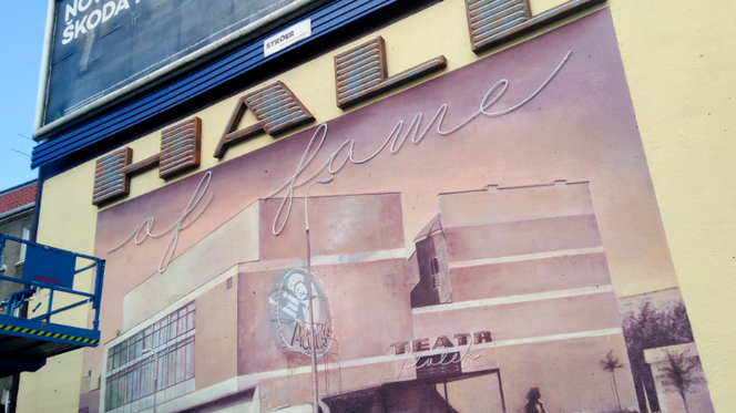Mural nawiązujący do teatru lalek Pleciuga przy al. Wyzwolenia