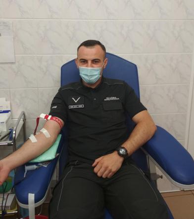 Funkcjonariusze Służby Więziennej pomogli choremu Krzysiowi. Chłopiec cierpi na białaczkę