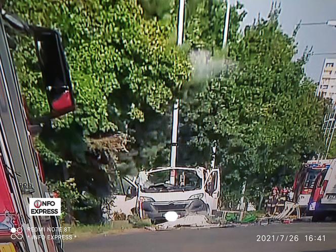 Eksplozja samochodu na ul. Wrocławskiej w Częstochowie! Nie żyją 2 osoby. Ewakuacja mieszkańców
