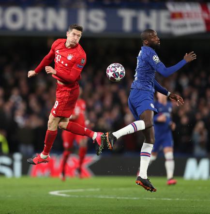 Robert Lewandowski w meczu z Chelsea