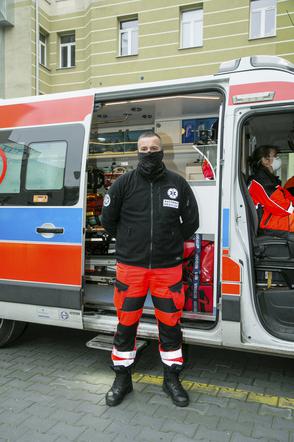 Po 8 godzin czekamy pod szpitalami