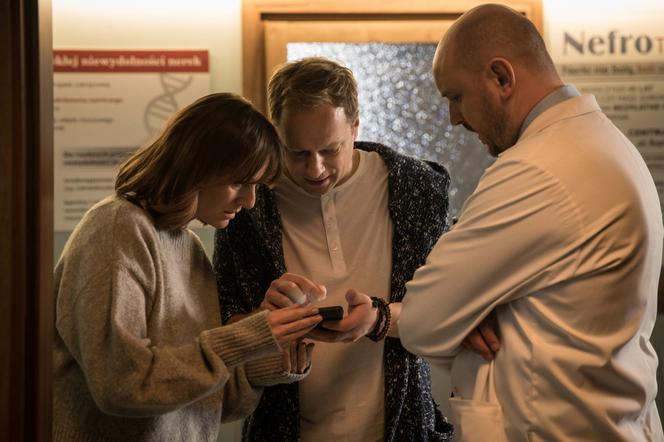 Diagnoza 4 sezon odc. 3. Anna (Maja Ostaszewska), Jan Artman (Adam Woronowicz), Szymon Brock (Maciej Stuhr)
