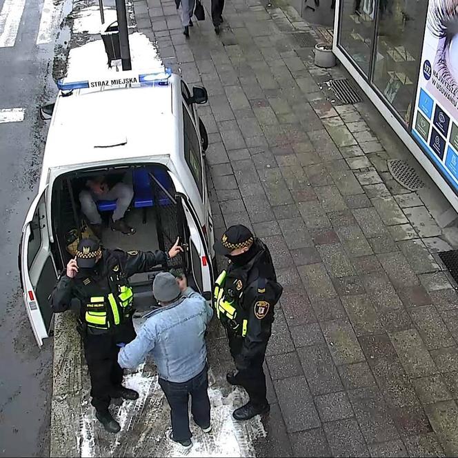 Gliwice: Chcieli ukraść kilkanaście opakowań kawy. Złapani za rękę tłumaczyli, że towar... znaleźli