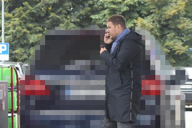 Jakim samochodem jeździ Tomasz Karolak?
