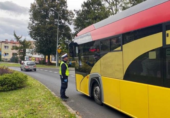 Skandal w Babicach. Totalnie pijany kierowca wiózł dzieci do szkoły