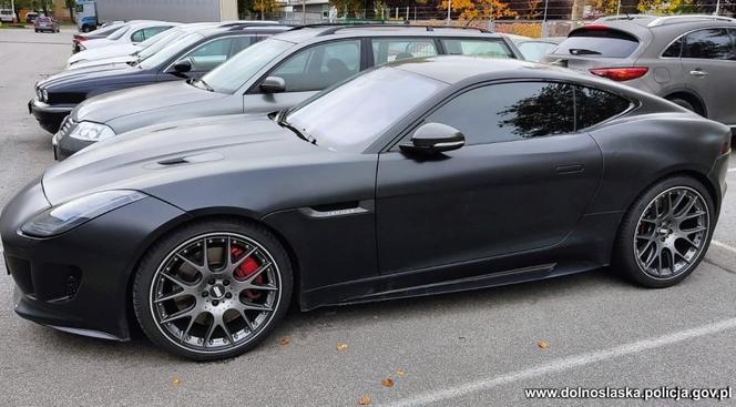 Policja odzyskała sportowego Jaguara F-Type
