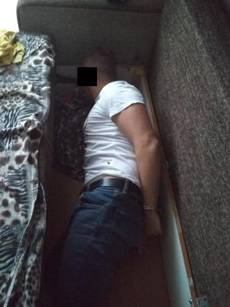 OKRADŁ swojego OJCA i UKRYŁ się przed policją