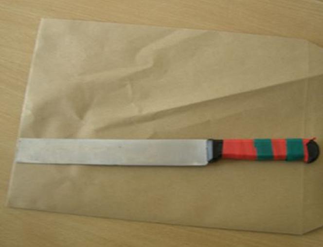 Szokujący napad w Tarnowie. 18-latek wyciągnął nóż i groził nieznajomemu