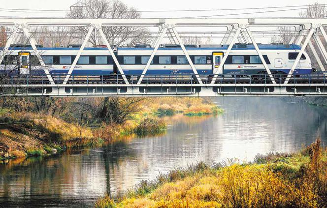 Wakacyjne podróże koleją i nowy rekord PKP Intercity