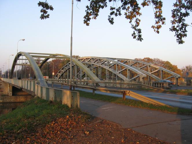 Mosty Jagiellońskie to zespół czterech konstrukcji nad Odrą