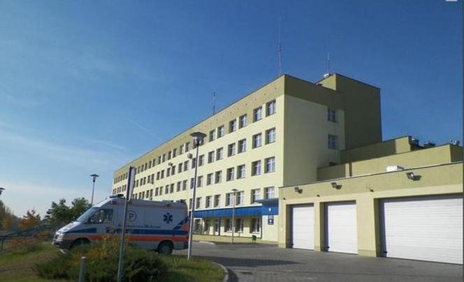 Koronawirus Sochaczew. Proszą o pomoc, a łamią obostrzenia! Wcześniej nie przyjęli ciężko chorego