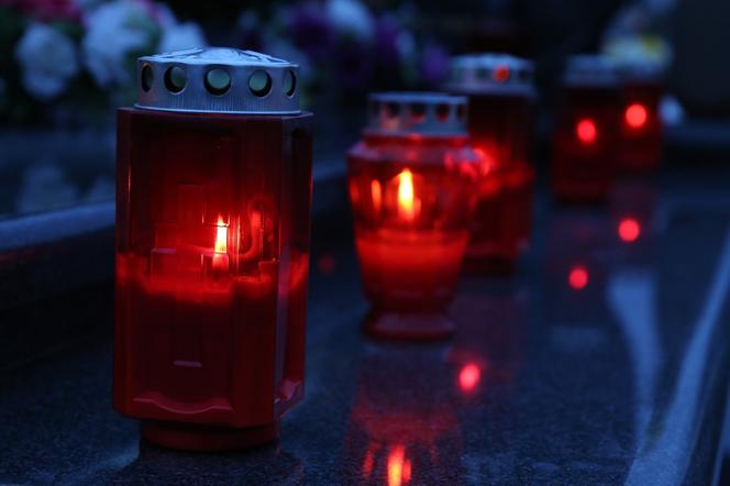 Wszystkich Świętych 2020. CMENTARZE BĘDĄ ZAMKNIĘTE! Premier: tradycja jest mniej ważna niż życie