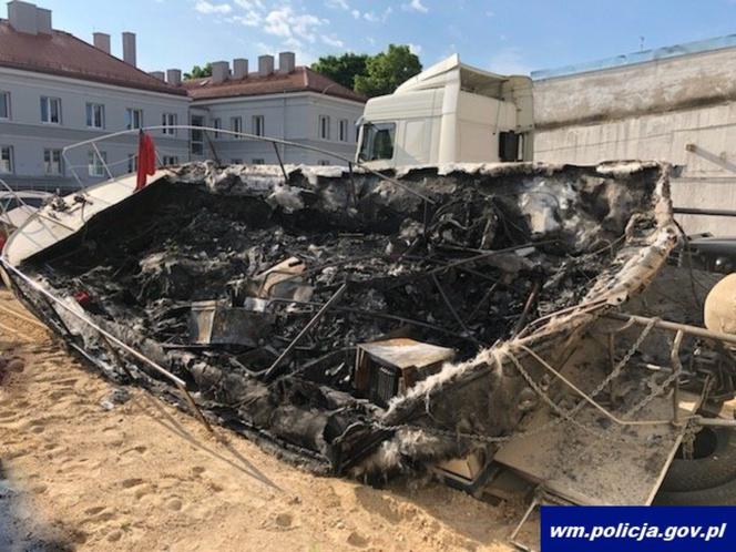 Pożar motorówki na jeziorze Śniardwy