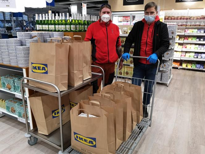 Wspaniały gest! Pracownicy IKEA Katowice przygotowali posiłki dla medyków walczących ze skutkami pandemii