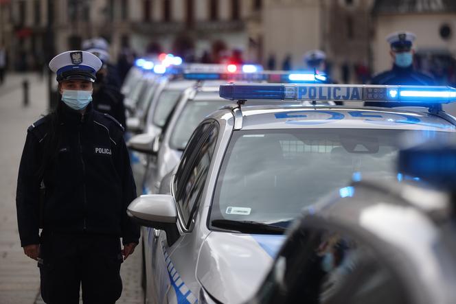 Takiej broni policjanci jeszcze nie mieli. Nieoznakowane radiowozy będą skanować rejestracje!