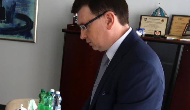 Odpier***ę tego prezydenta nożem. 22-latek chciał zabić prezydenta Ostrowca!