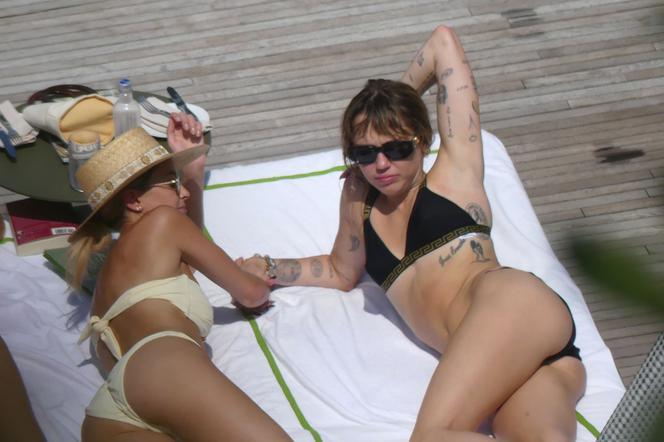 Miley Cyrus i Kaitlynn Carter