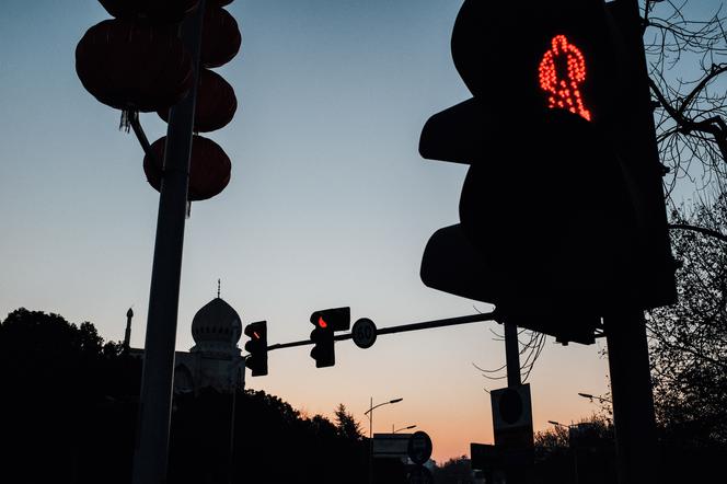 Toruń: Przeszedł na czerwonym świetle. Policja wysłała go do więzienia!
