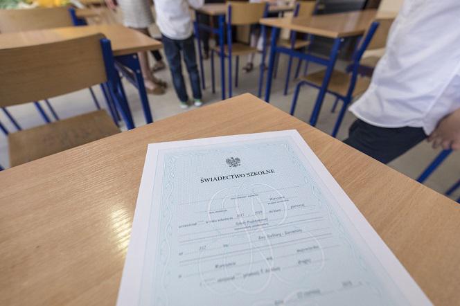 Elektroniczne świadectwa na zakończenie roku szkolnego? Nowy pomysł ministerstwa
