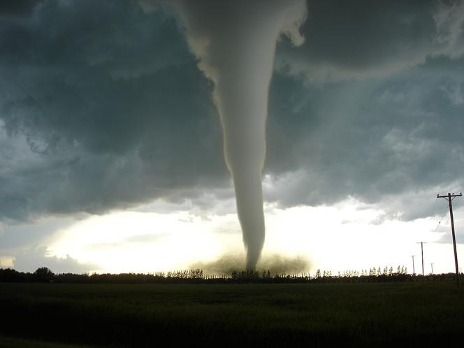 Będzie pogodowy armagedon! Ostrzeżenie RCB dla sześciu regionów!