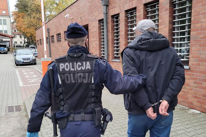Ścigano go listem gończym. Wpadł przez... papierosa!