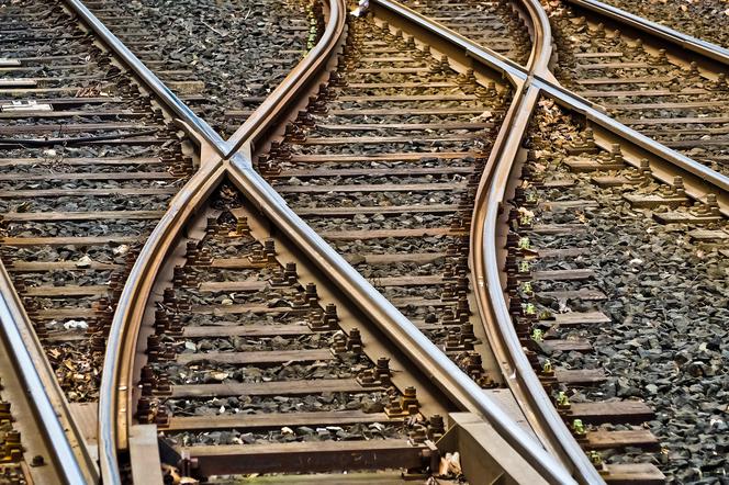 Katowice: Śmierć na torach! Pociąg potrącił jedną osobę przy stacji w Brynowie