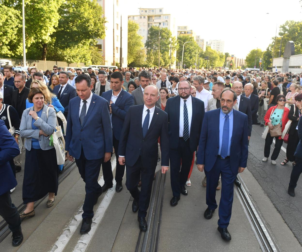 Marsz Pamięci 2023 na ulicach Warszawy Zgromadził tłumy uczestników