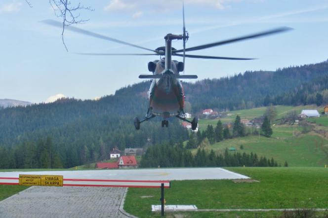 śmigłowiec_LPR_góry_Beskidy_lądowisko