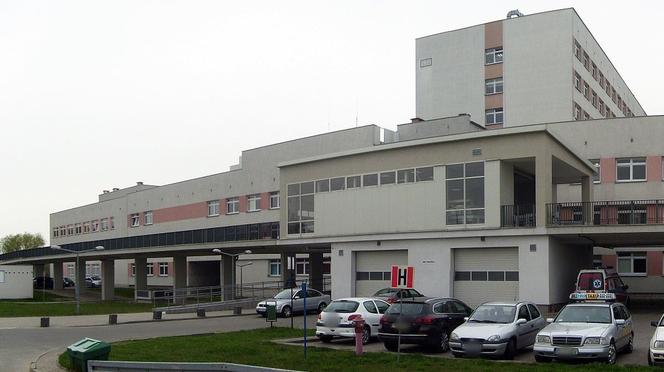 TRAGEDIA w szpitalu! Pacjent WYSKOCZYŁ z okna na 6. piętrze! Miał koronawirusa!