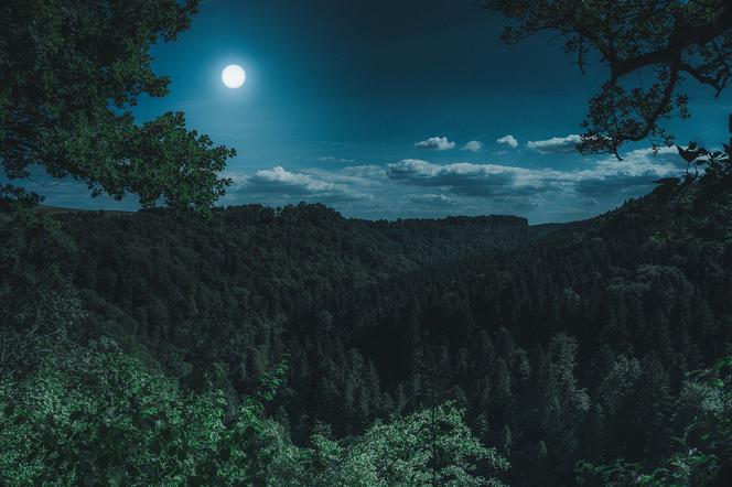 Pełnia Księżyca, Księżyc
