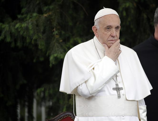 Papież Franciszek zakazuje zmiany płci