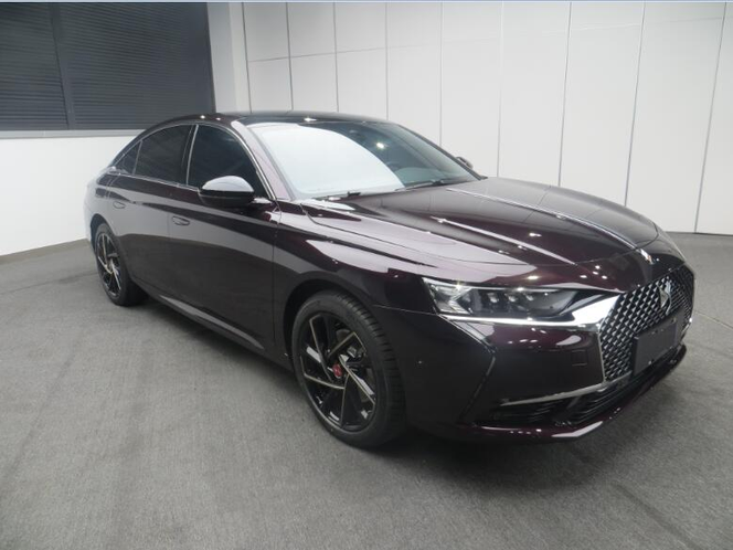 DS 9 Fastback
